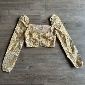 EUC Glamorous (Urban Outfitters) Gold Floral Puff Sleeve crop top - size XS